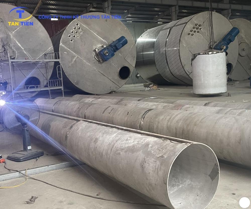 Silo chứa nguyên liệu inox