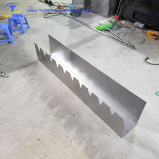 Hướng dẫn lắp đặt và căn chỉnh cao độ máng răng cưa inox chống tràn tràn