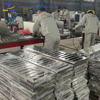 Tiêu chuẩn kỹ thuật tấm grating inox chịu tải trọng lớn theo yêu cầu nhà xưởng
