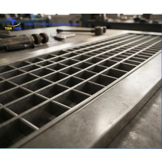 Kích thước thanh la và bước ren tấm sàn thao tác inox thông dụng