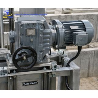 Thi công van cửa phai điều khiển điện/tay quay cho trạm bơm