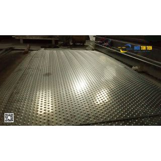 Ưu điểm và ứng dụng của tấm inox chống trượt trong xây dựng hiện đại