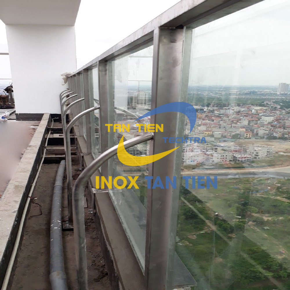 Thiết kế lan can cho các tòa nhà cao tầng thế nào là hợp chuẩn